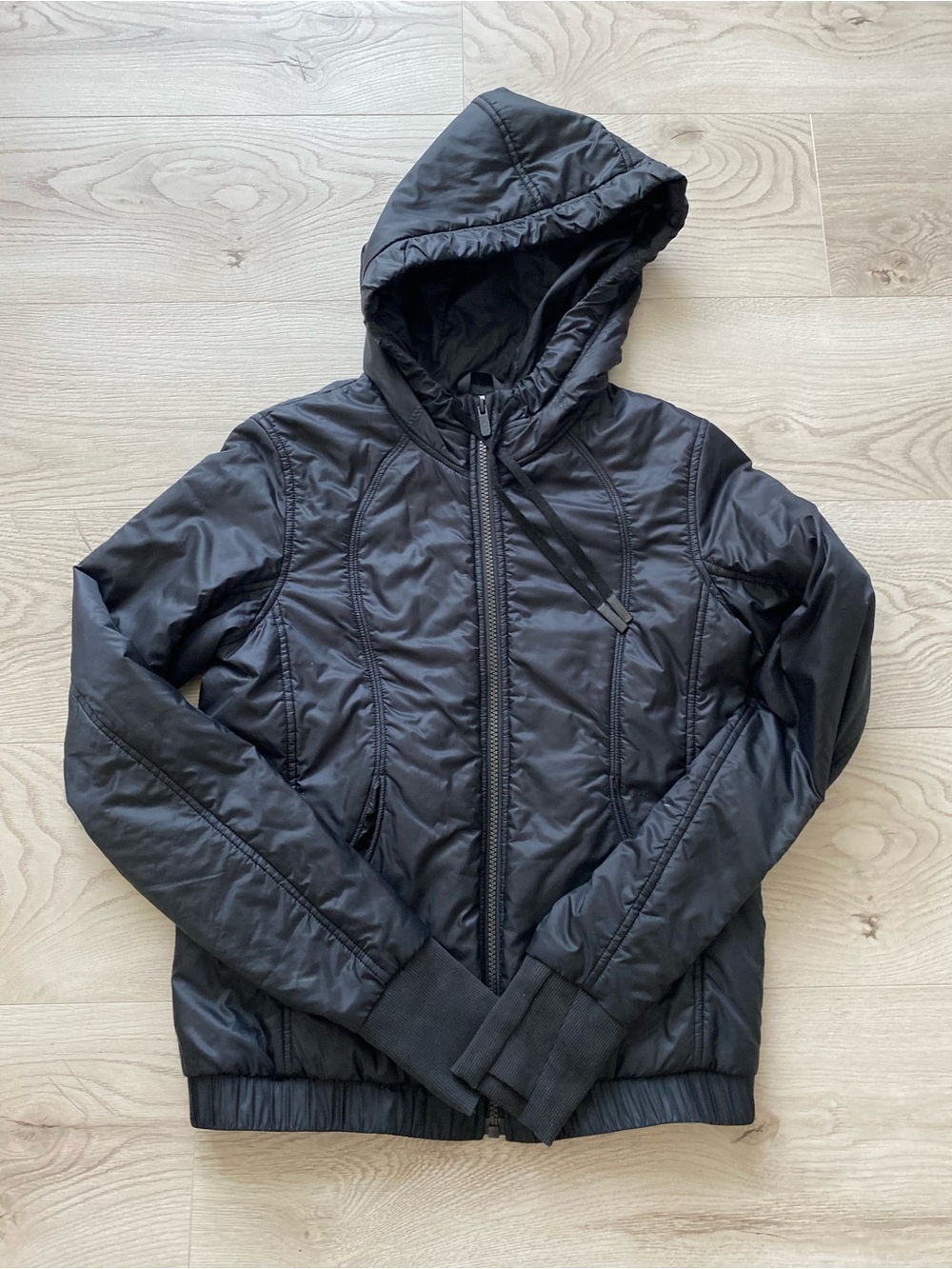 Lululemon Black Hooded Puffer Jacket - Lightweight Size 4